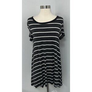 Acemi Dress Womens Small Gray White Striped T-shirt Casual Pullover Short Sleeve